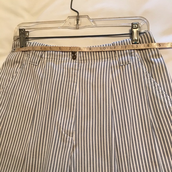 Lord & Taylor Walk Shorts - Picture 4 of 8